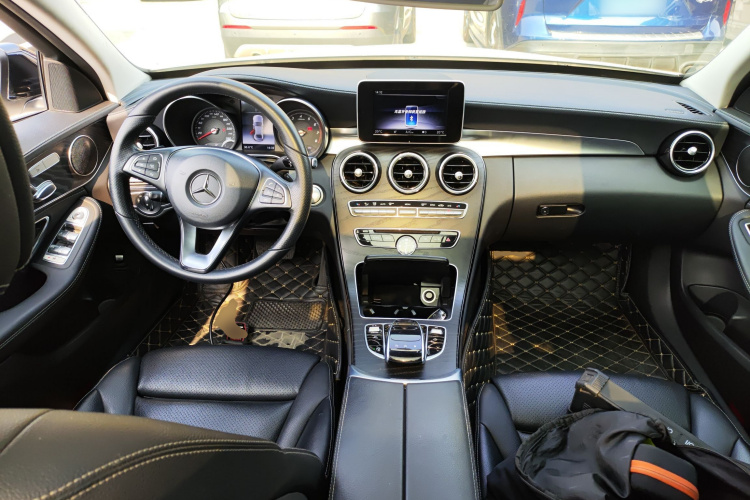 奔驰C级 2018款 C 200 L 运动版中控内饰7002