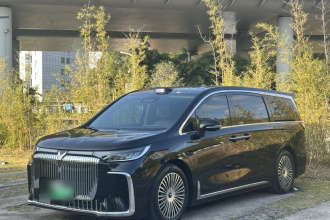 岚图汽车 岚图梦想家 2025款 PHEV 四驱旗舰乾崑版