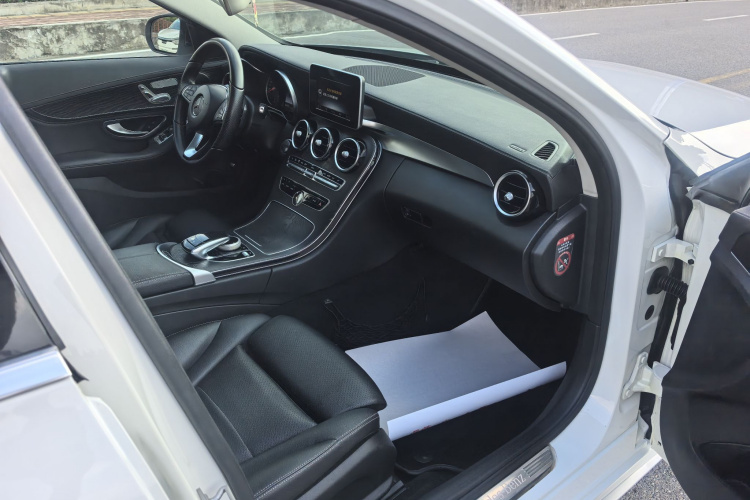 奔驰C级 2016款 C 200 L 运动型中控内饰7006