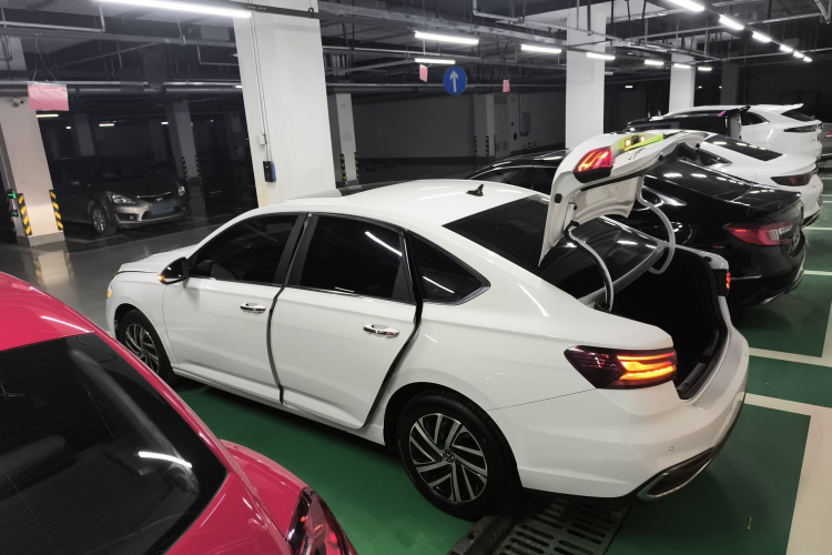 大众 朗逸 2024款 1.5L 自动满逸版车身外观4