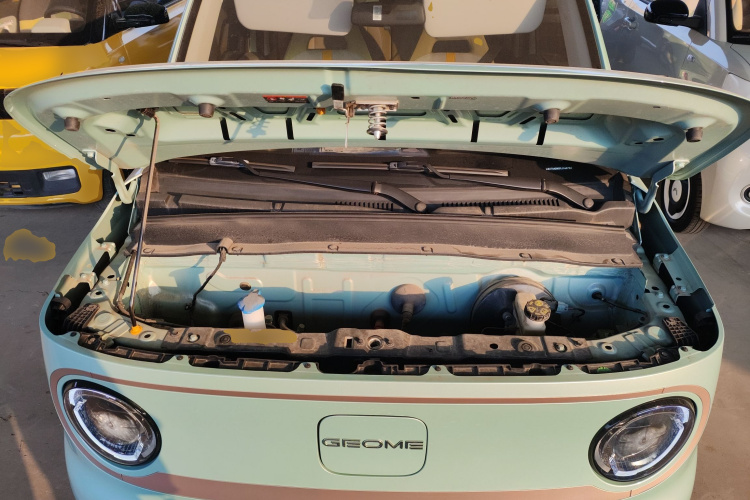 吉利银河 2023款 熊猫mini 200km 耐力熊机舱底盘24