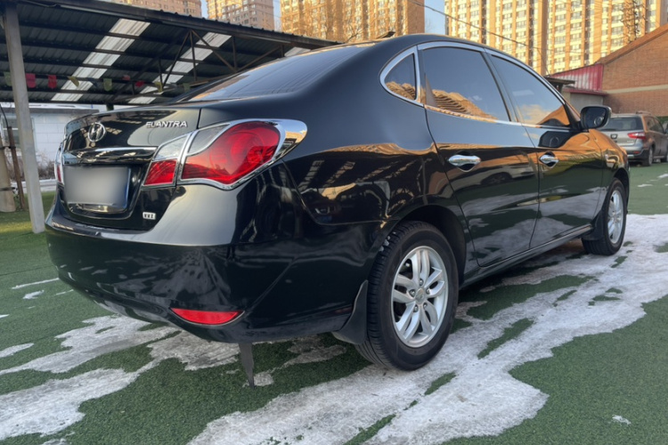 现代 悦动 2011款 1.6L 手动舒适型车身外观6005