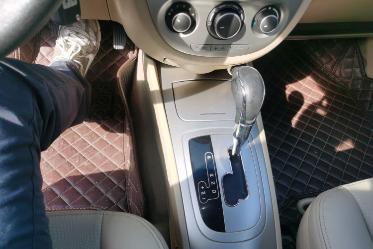 别克 凯越 2013款 1.5L 自动经典型局部细节18