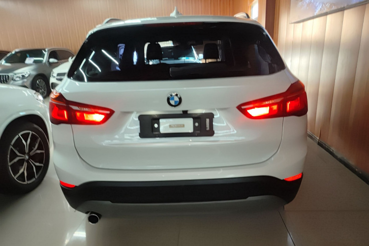 宝马X1 2018款 sDrive18Li 时尚型车身外观6