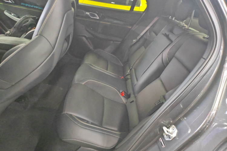 领克03 2023款 2.0TD DCT劲Halo中控内饰21