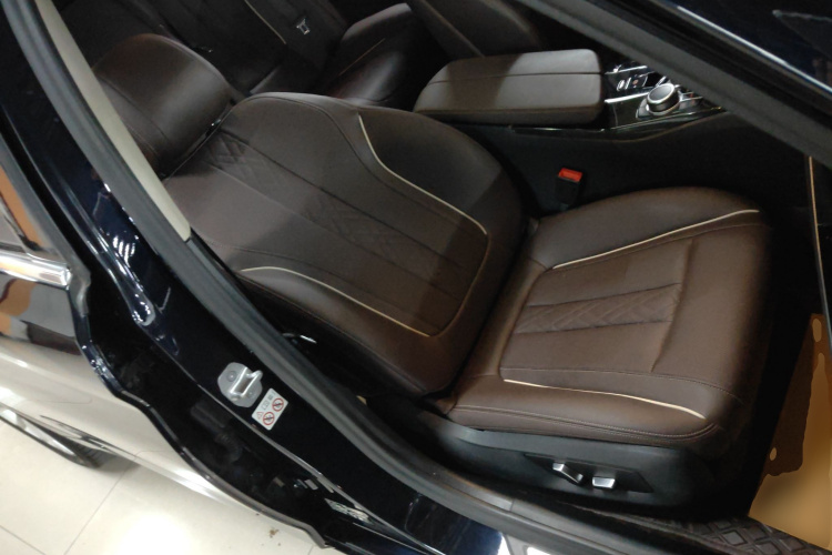 宝马5系 2022款 改款 525Li 豪华套装局部细节41