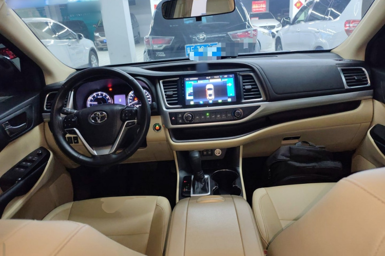 丰田 汉兰达 2018款 2.0T 四驱精英版 7座 国VI中控内饰12