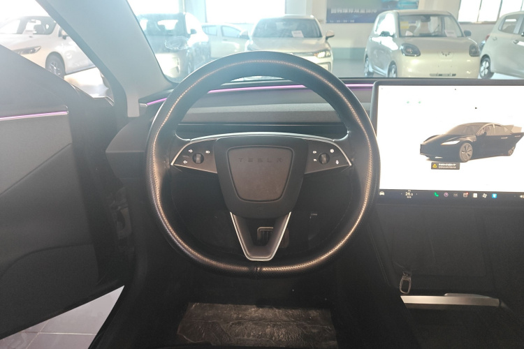 特斯拉 Model 3 2023款 后轮驱动版中控内饰13