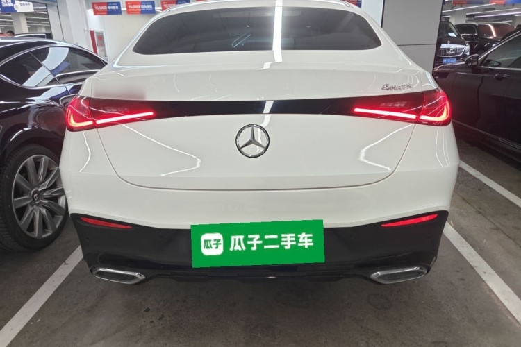 奔驰GLC轿跑 2024款 GLC 260 4MATIC 轿跑SUV车身外观6