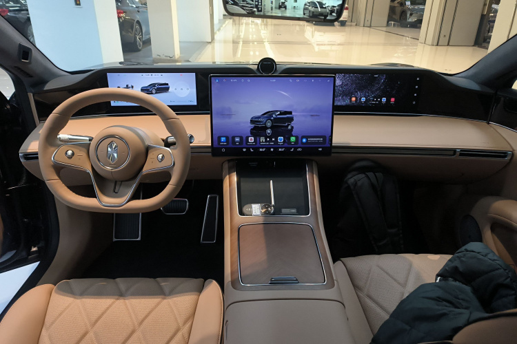 鸿蒙智行 享界S9T 2025款 增程 Ultra长续航版中控内饰12