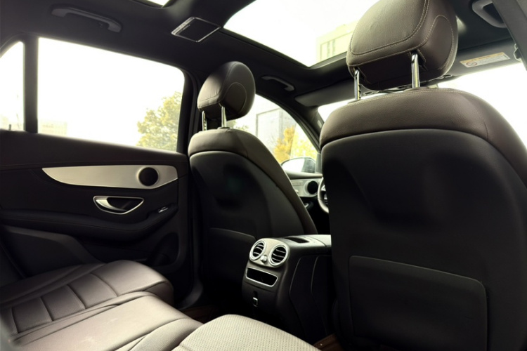 奔驰GLC 2020款 改款 GLC 260 L 4MATIC 动感型中控内饰7004