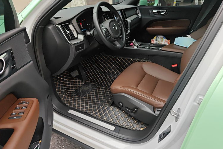 沃尔沃XC60 2024款 B5 四驱智逸豪华版中控内饰20