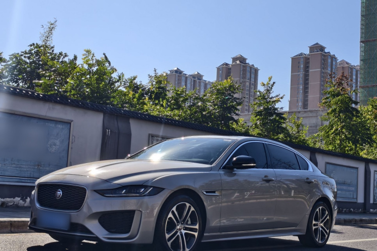 捷豹XEL 2024款 2.0T 250PS R-DYNAMIC S进取运动版车身外观1