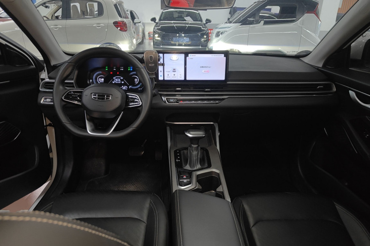 吉利汽车 帝豪 2023款 第4代冠军版 1.5L CVT尊贵型中控内饰7002