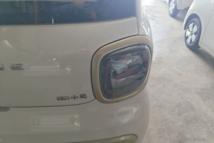 奔腾小马 2026款 222km 闪耀马车身外观9