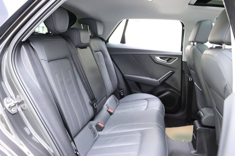 奥迪Q2L 2022款 35 TFSI 时尚致雅型中控内饰7004