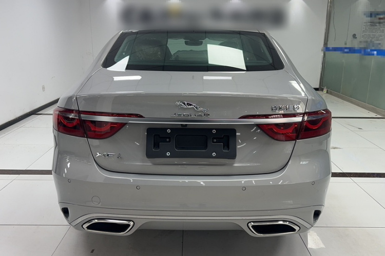 捷豹XFL 2025款 2.0T P250 两驱尊享豪华版车身外观6004