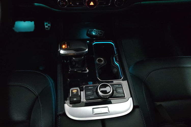 北京BJ40 2020款 2.0T 自动四驱城市猎人版侠客型局部细节18