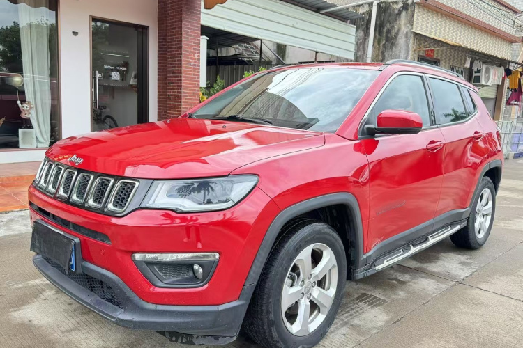 Jeep 指南者 2020款 220T 自动精英版车身外观1