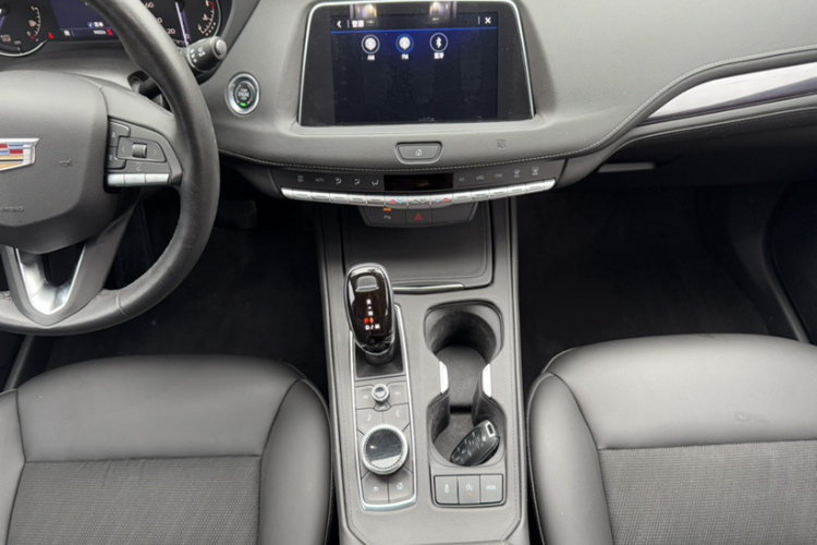 凯迪拉克XT4 2021款 28T 两驱技术型中控内饰7006