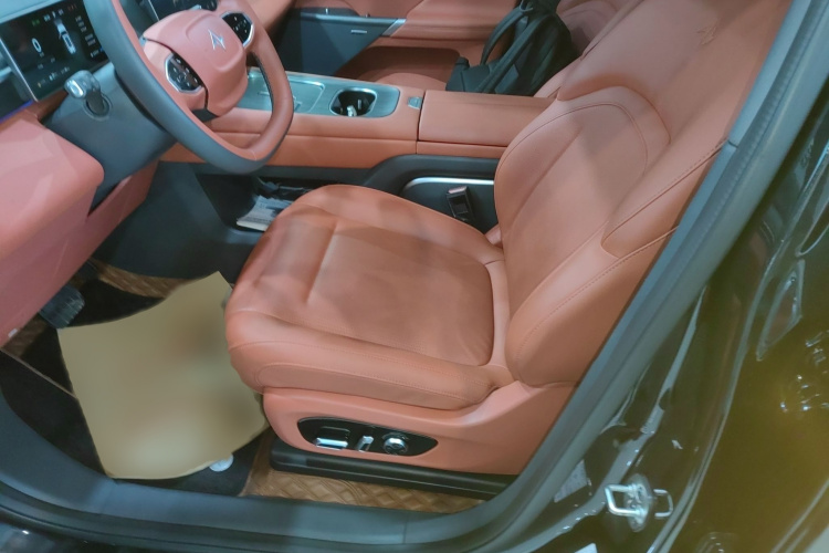 东风奕派 eπ008 2024款 210Max增程版 6座局部细节19