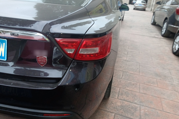 吉利汽车 博瑞 2015款 礼宾限量版 1.8T 典藏型车身外观9