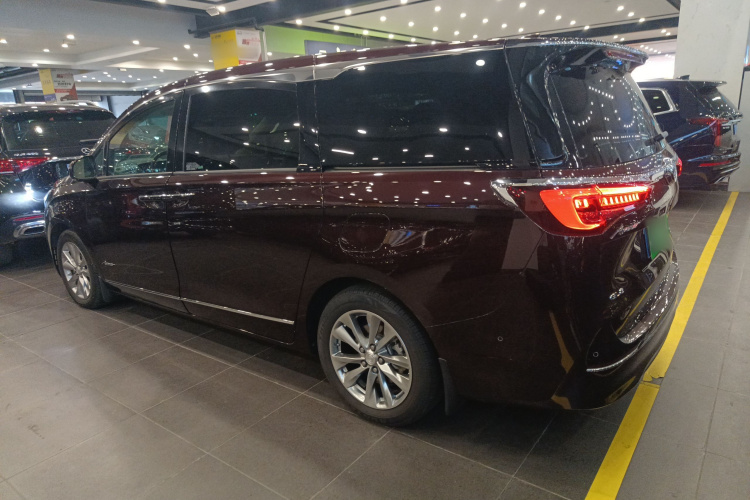 别克GL8 2022款 Avenir艾维亚 六座贤礼版车身外观6003