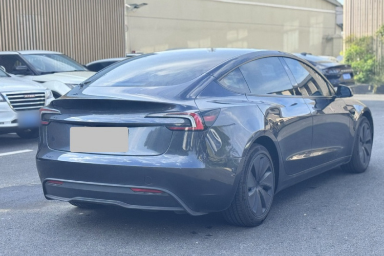 特斯拉 Model 3 2023款 长续航全轮驱动版车身外观6003