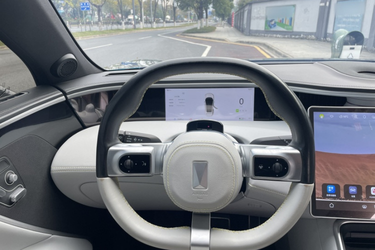 阿维塔11 2023款 鸿蒙 90度 后驱版中控内饰7005