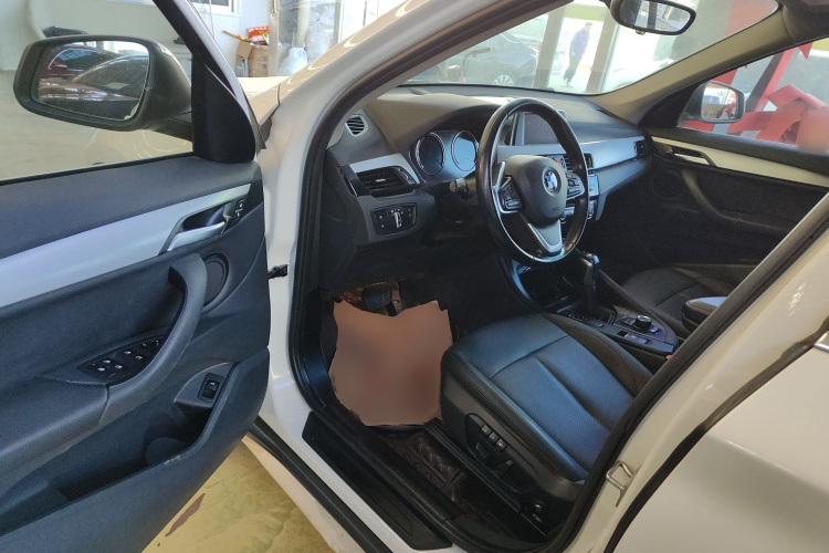 宝马X1 2019款 sDrive20Li 领先型中控内饰20