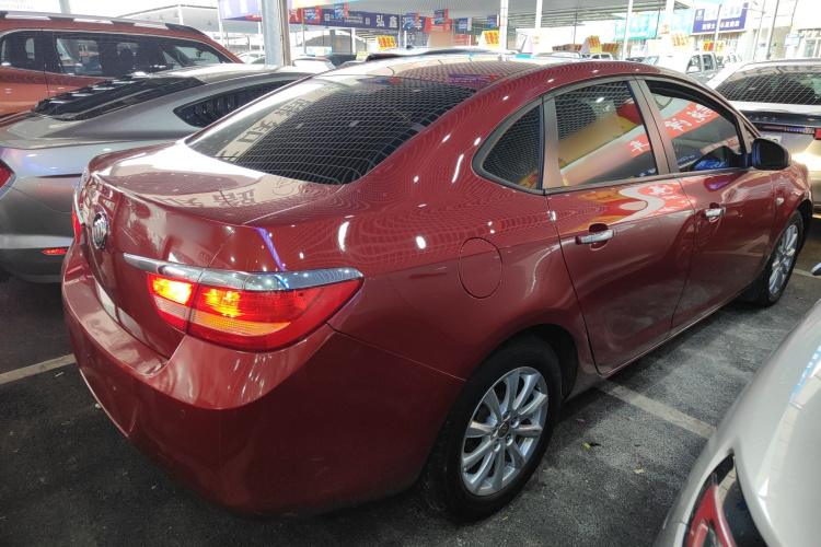 别克 英朗 2013款 GT 1.6L 自动时尚版车身外观7