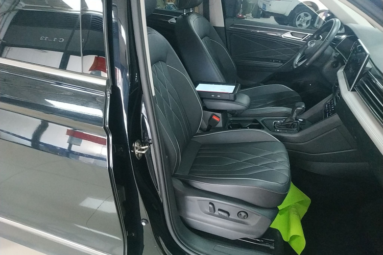 大众 途观L 2024款 300TSI 自动两驱智享版局部细节41