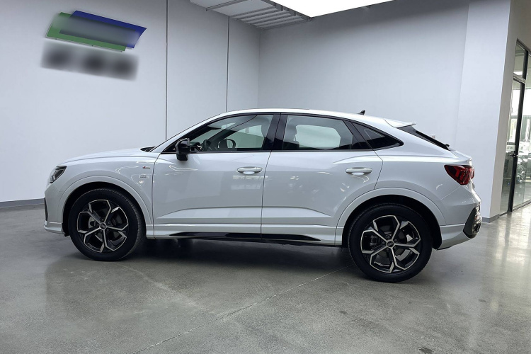 奥迪Q3 Sportback 2024款 40 TFSI 时尚型车身外观6003
