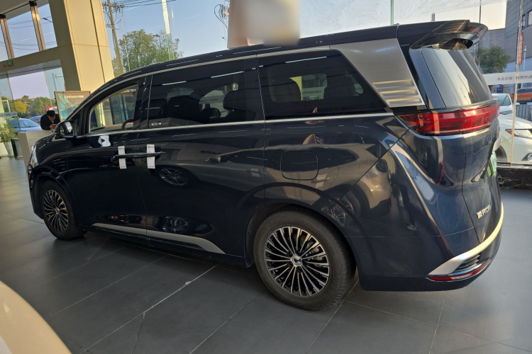 腾势D9 2024款 DM-i 980 四驱旗舰型车身外观4