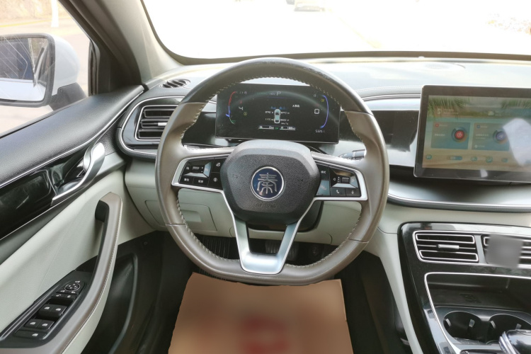 比亚迪 秦PLUS 2023款 冠军版 DM-i 55KM超越型中控内饰13