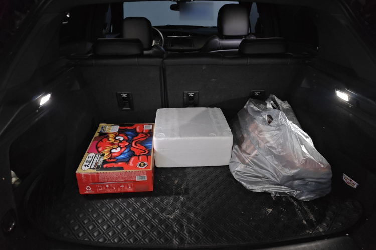 凯迪拉克XT4 2022款 28T 两驱风尚型局部细节23