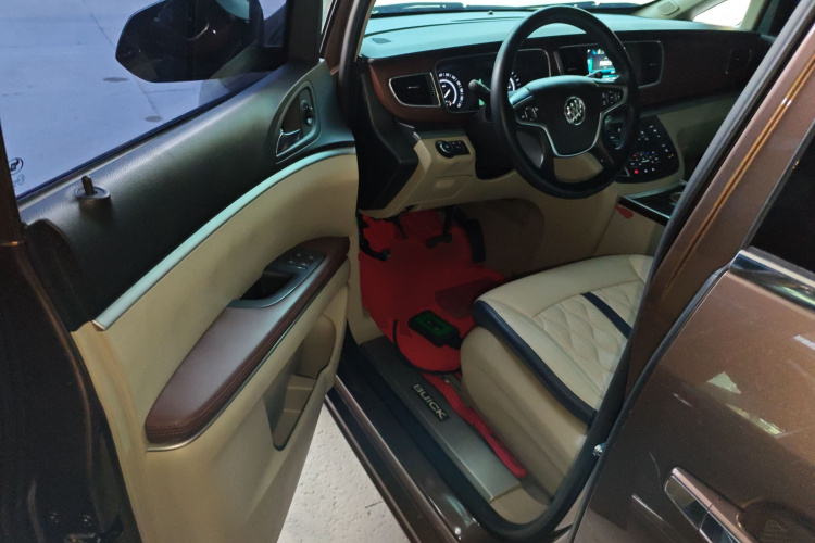 别克GL8 2018款 28T 尊贵型 国VI中控内饰20