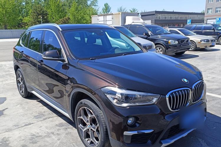 宝马X1 2019款 sDrive18Li 尊享型车身外观6002