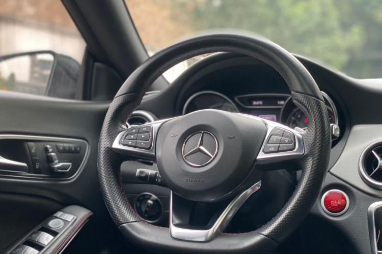 奔驰CLA 2017款 改款 CLA 220 4MATIC中控内饰7005