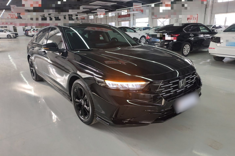 本田 雅阁 2025款 运动系列 260TURBO 豪华版车身外观3