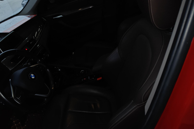 宝马X1 2019款 sDrive18Li 尊享型中控内饰19
