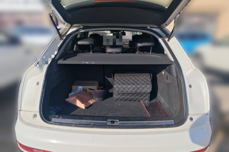 奥迪Q3 2013款 35 TFSI 进取型中控内饰23