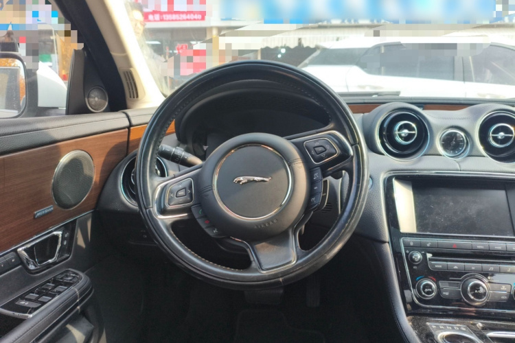 捷豹XJ 2015款 XJL 3.0 SC 典雅商务80周年典藏版局部细节13