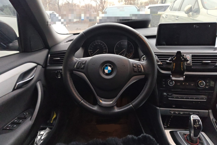 宝马X1 2014款 sDrive18i 领先型中控内饰13