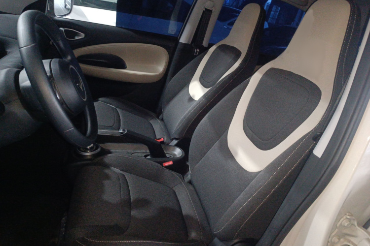 五菱汽车 五菱缤果 2024款 203km 轻享款局部细节19