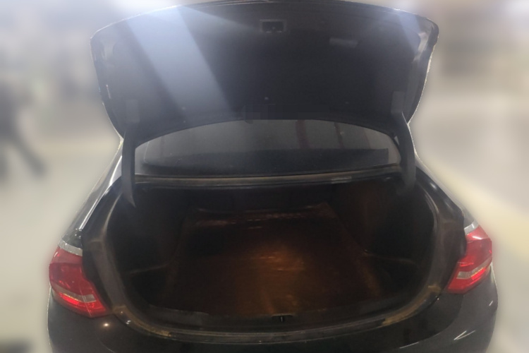 别克 君越 2018款 28T 豪华型局部细节23