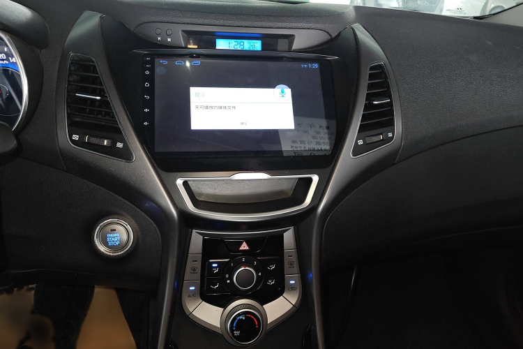 现代 朗动 2015款 1.6L 自动领先型局部细节16