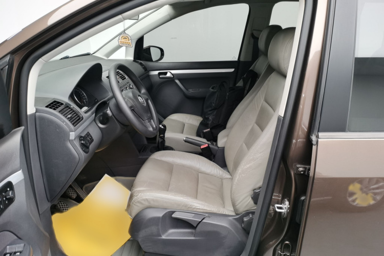 大众 途安 2013款 1.4T 手动风尚版5座局部细节19