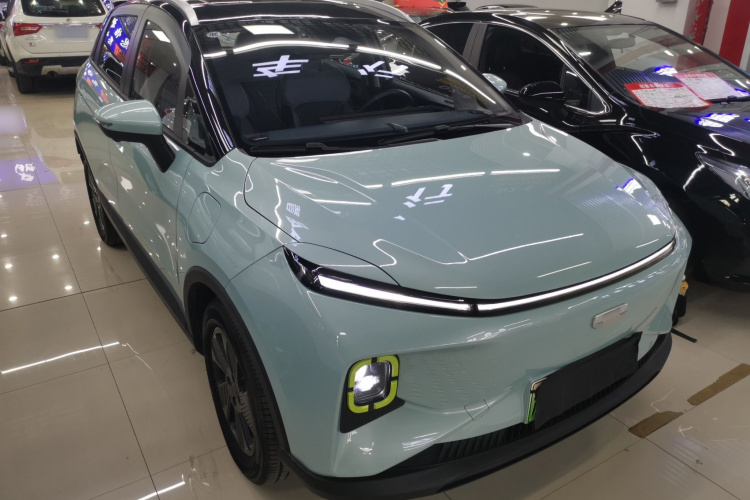 吉利几何E萤火虫 2022款 401KM 霹雳虎 4座车身外观3