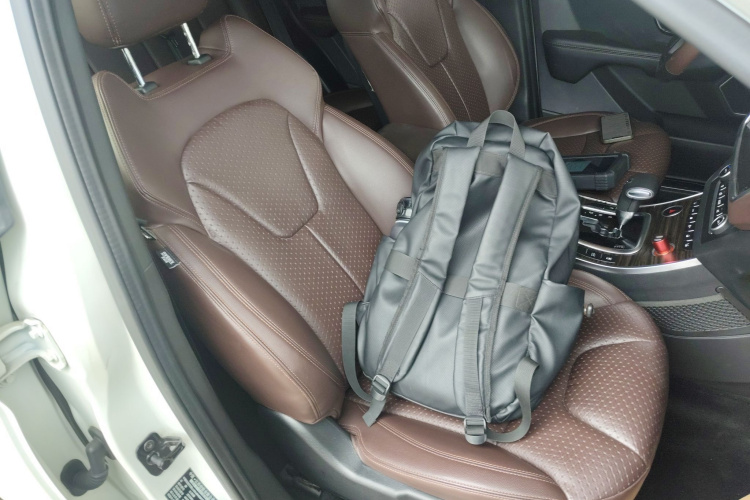 陆风X7 2015款 2.0T 全景旗舰版局部细节41